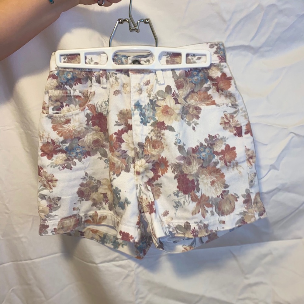 Guess floral high waisted denim floral shorts